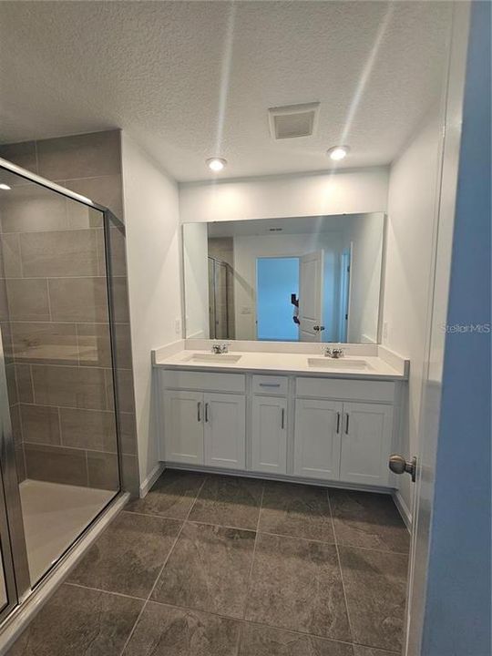 For Rent: $2,800 (3 beds, 2 baths, 1627 Square Feet)