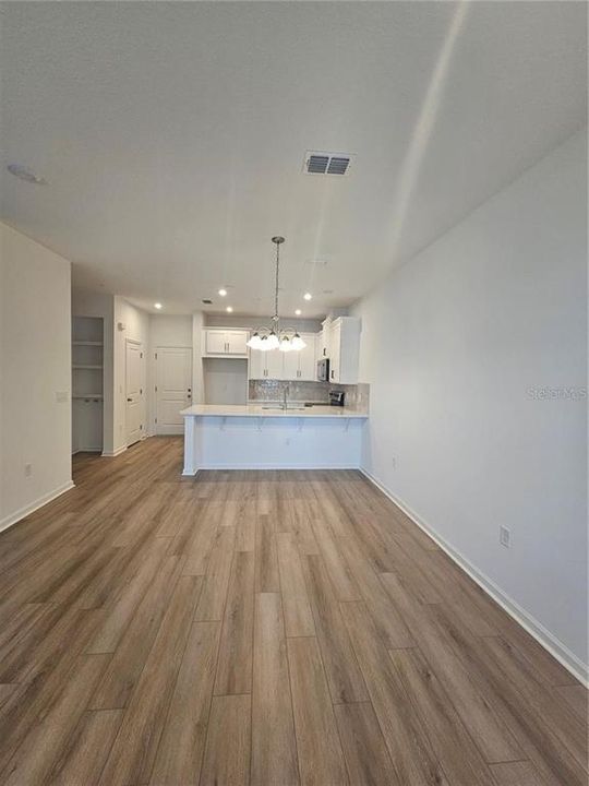 For Rent: $2,800 (3 beds, 2 baths, 1627 Square Feet)