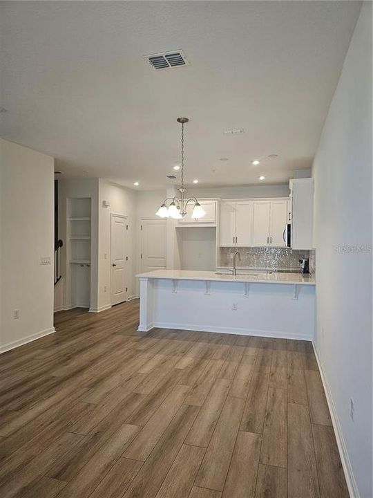 For Rent: $2,800 (3 beds, 2 baths, 1627 Square Feet)