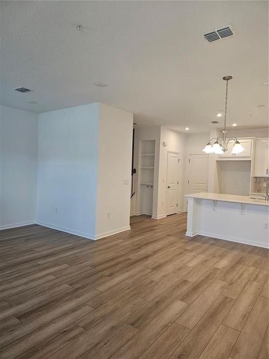 For Rent: $2,800 (3 beds, 2 baths, 1627 Square Feet)