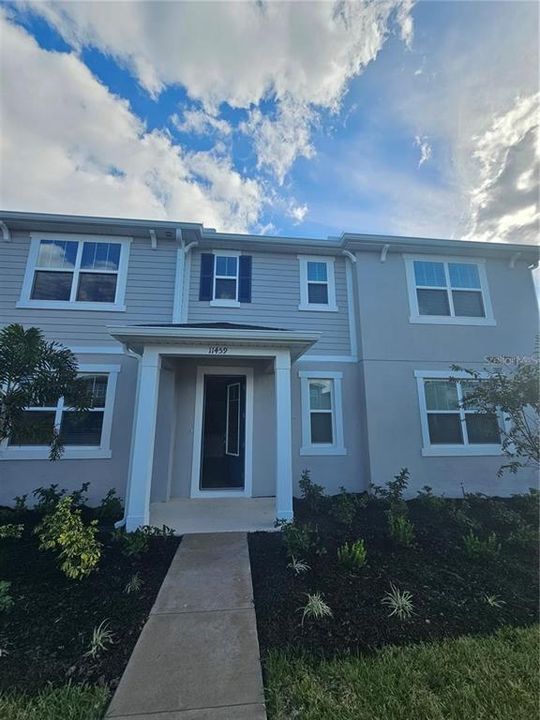 For Rent: $2,800 (3 beds, 2 baths, 1627 Square Feet)