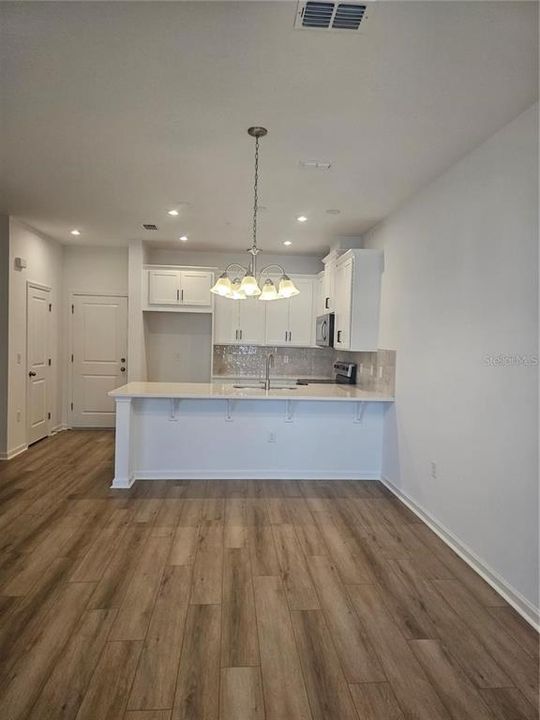 For Rent: $2,800 (3 beds, 2 baths, 1627 Square Feet)