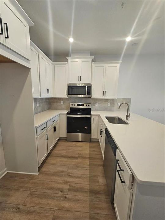 For Rent: $2,800 (3 beds, 2 baths, 1627 Square Feet)