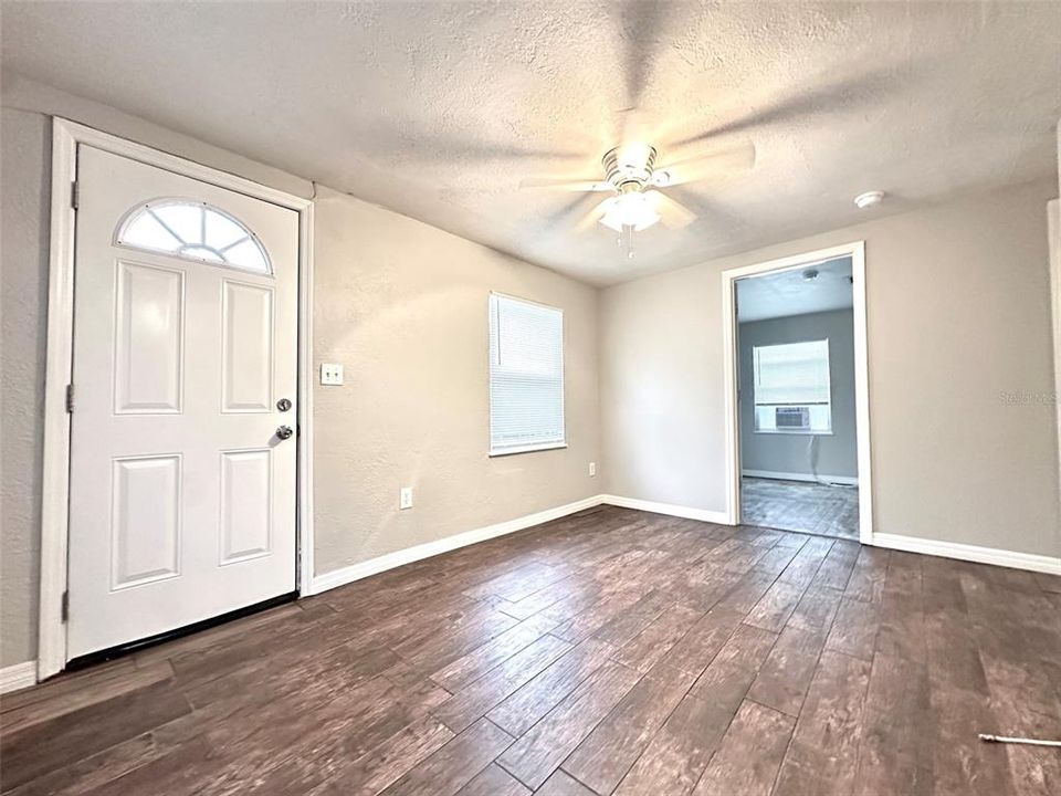 В аренду: $1,795 (2 спален, 1 ванн, 672 Квадратных фут)