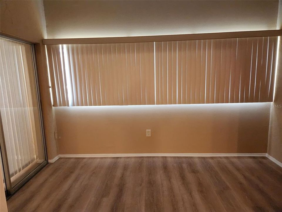 В аренду: $1,250 (1 спален, 2 ванн, 833 Квадратных фут)