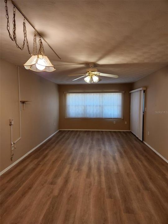 В аренду: $1,250 (1 спален, 2 ванн, 833 Квадратных фут)