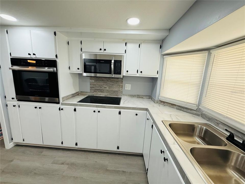 В аренду: $1,500 (2 спален, 2 ванн, 728 Квадратных фут)
