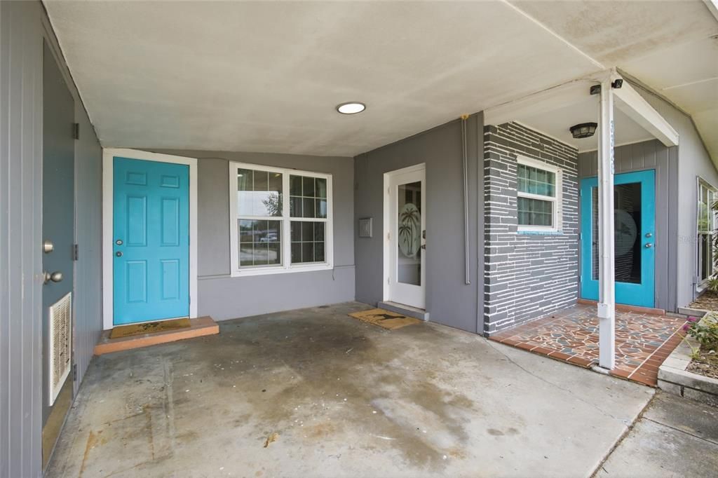 Activo con contrato: $299,000 (4 camas, 2 baños, 1687 Pies cuadrados)