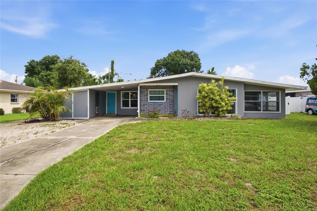 Activo con contrato: $299,000 (4 camas, 2 baños, 1687 Pies cuadrados)