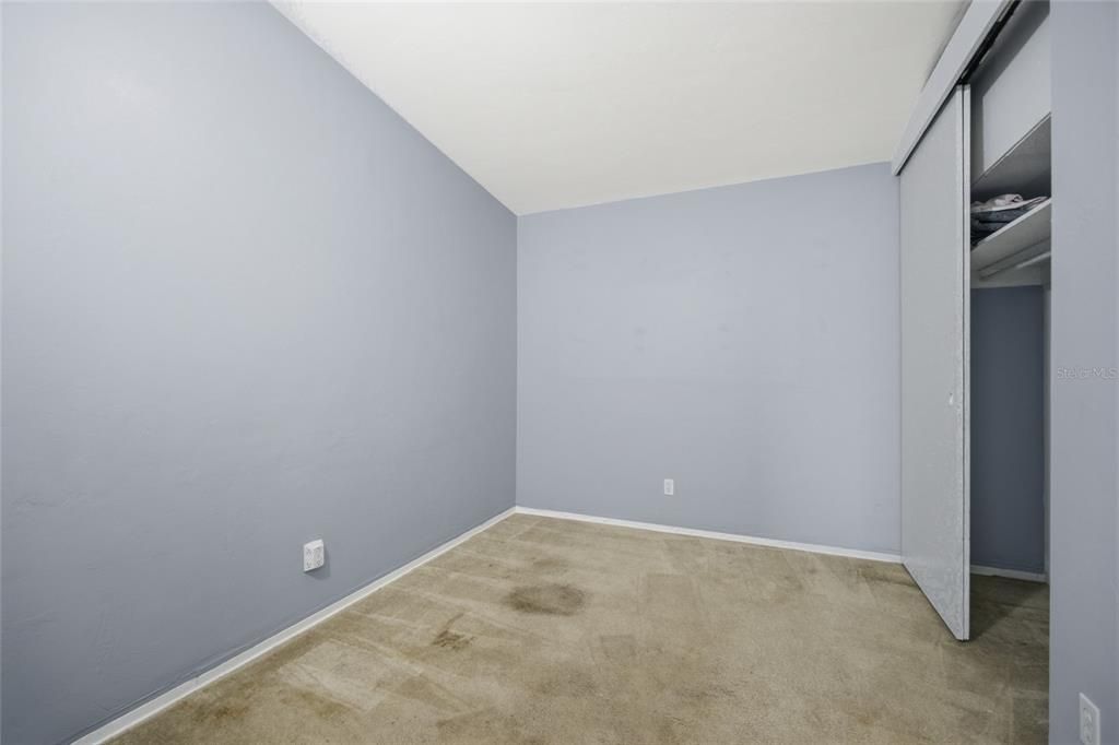 Activo con contrato: $299,000 (4 camas, 2 baños, 1687 Pies cuadrados)