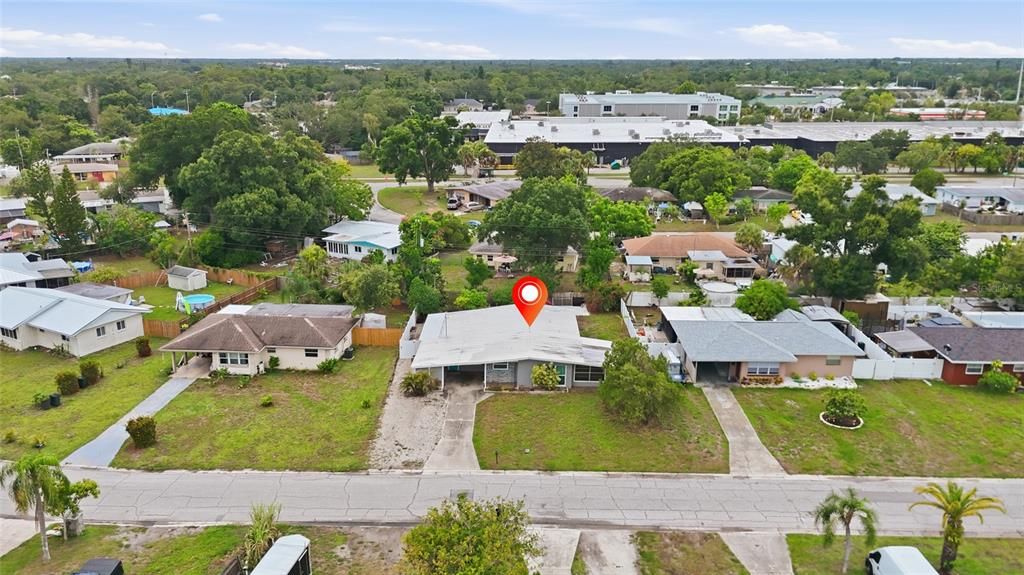 Activo con contrato: $299,000 (4 camas, 2 baños, 1687 Pies cuadrados)