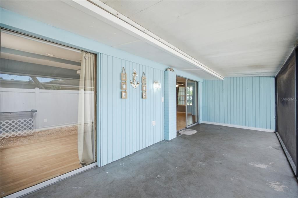 Activo con contrato: $299,000 (4 camas, 2 baños, 1687 Pies cuadrados)