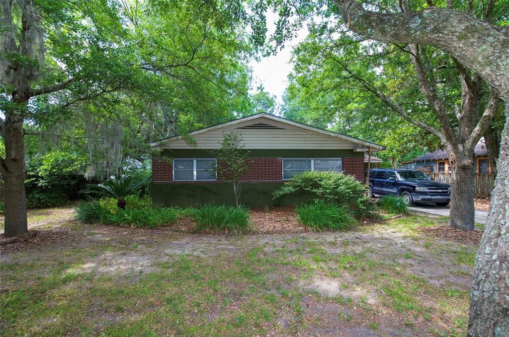 For Sale: $199,990 (3 beds, 2 baths, 1440 Square Feet)