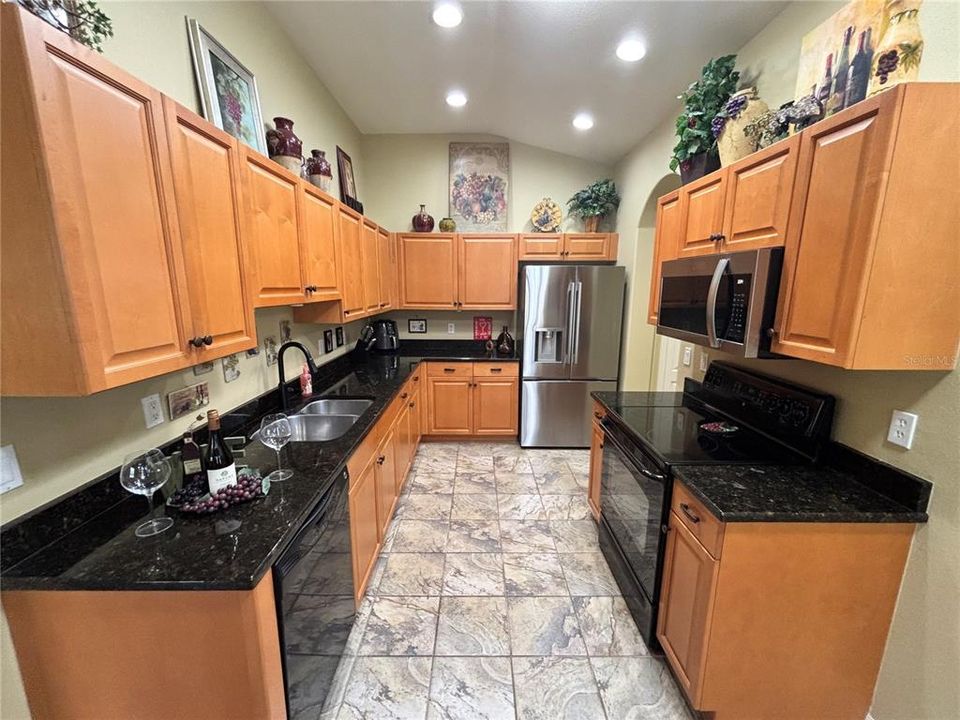 For Sale: $317,990 (2 beds, 2 baths, 1456 Square Feet)