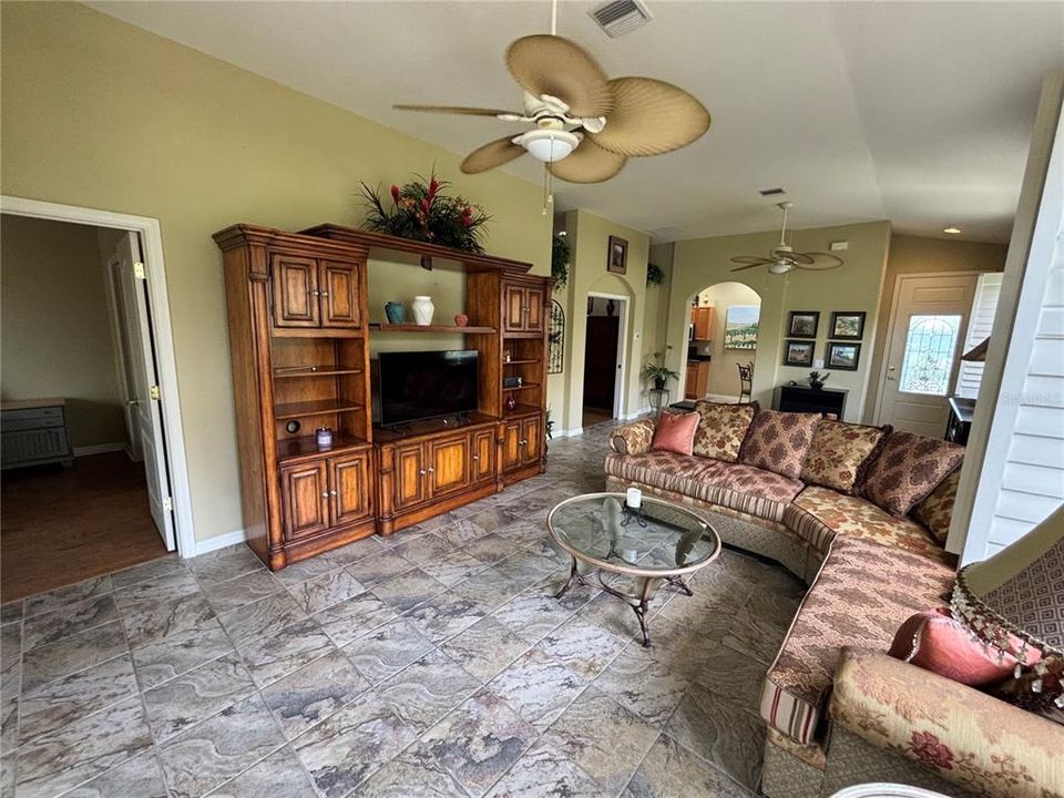 For Sale: $317,990 (2 beds, 2 baths, 1456 Square Feet)