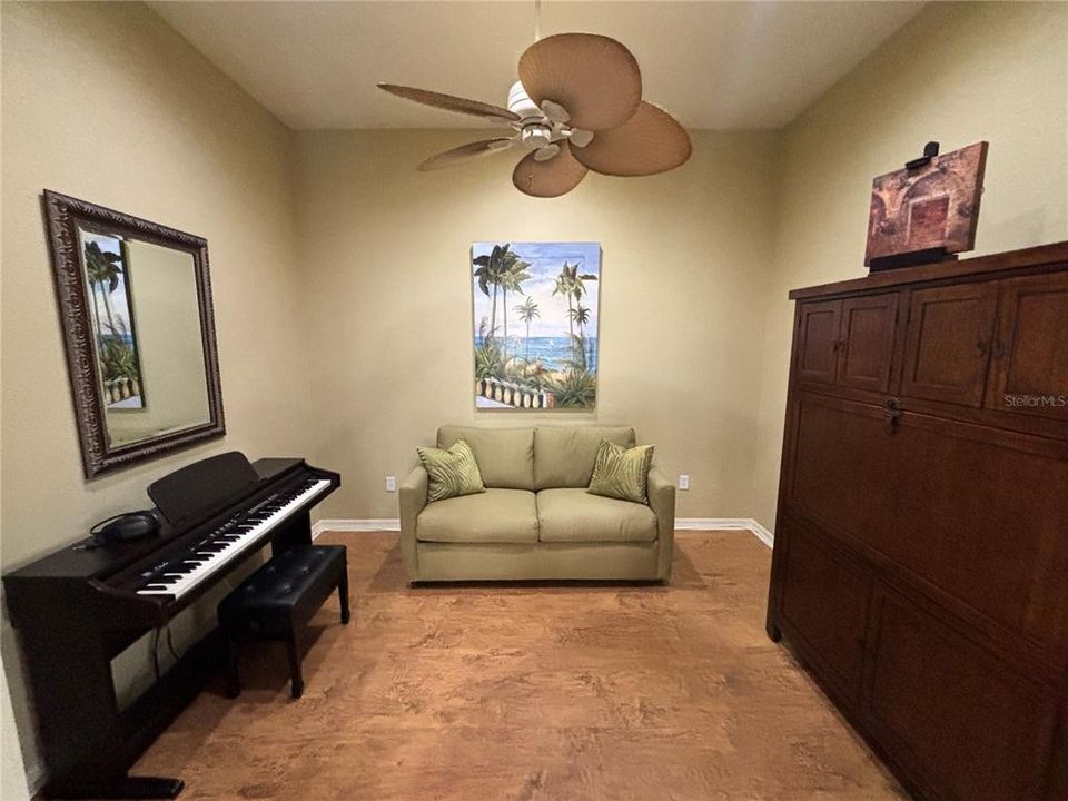 For Sale: $317,990 (2 beds, 2 baths, 1456 Square Feet)