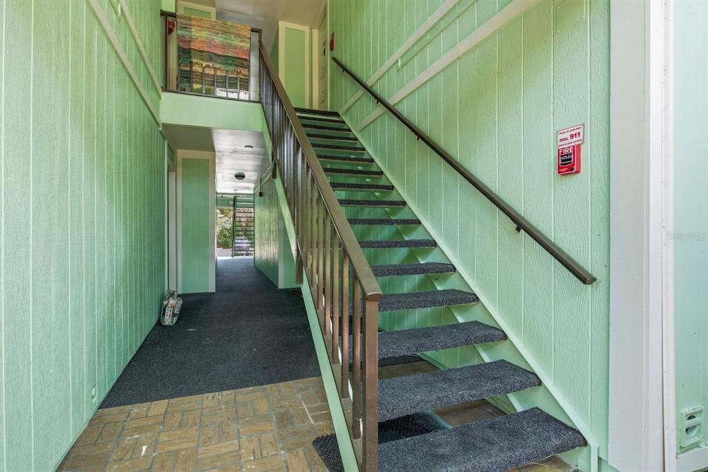 На продажу: $162,900 (2 спален, 2 ванн, 825 Квадратных фут)