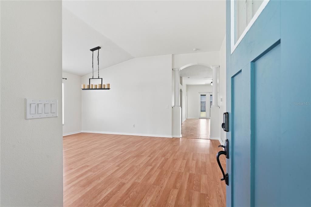 На продажу: $460,000 (4 спален, 2 ванн, 1881 Квадратных фут)