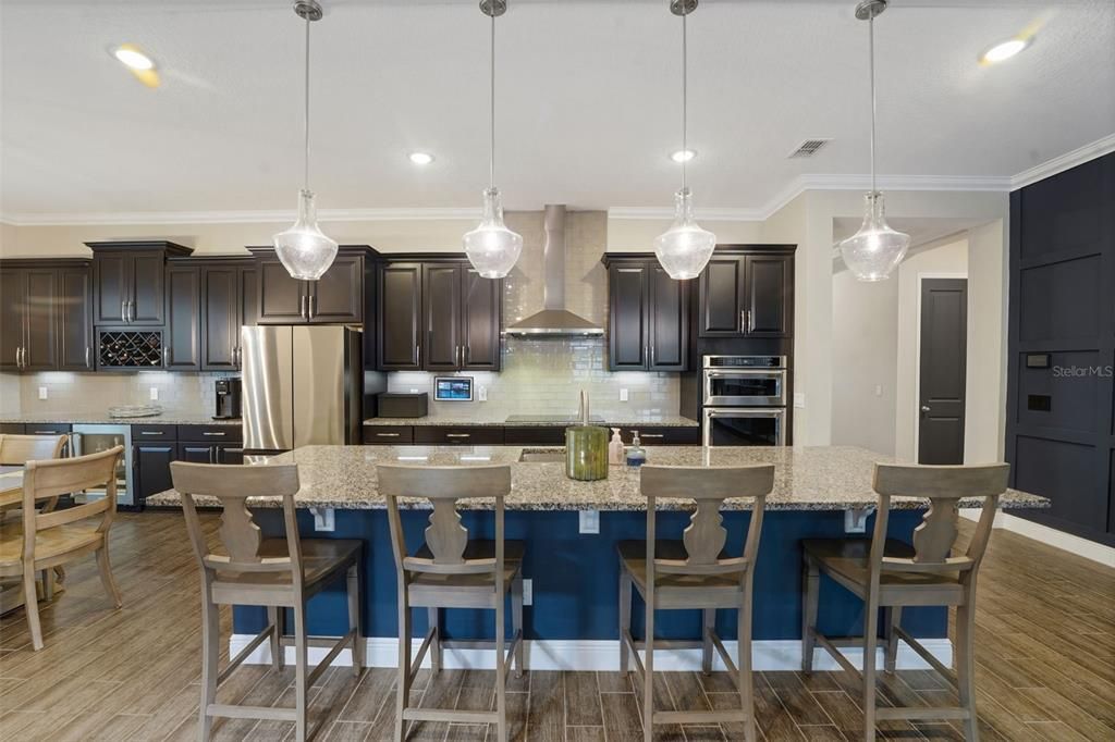 For Sale: $784,000 (4 beds, 3 baths, 2806 Square Feet)