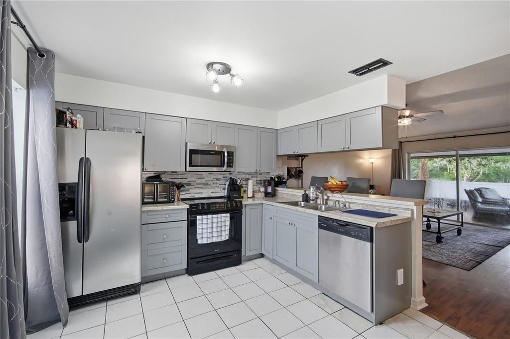 For Rent: $2,500 (3 beds, 2 baths, 1263 Square Feet)