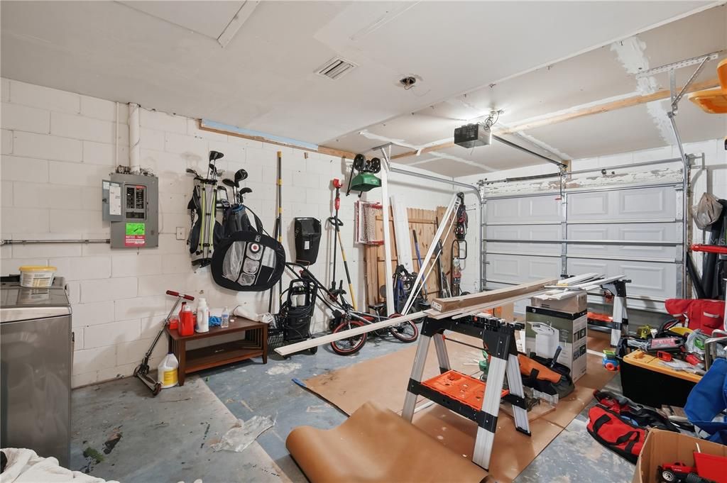 For Rent: $2,500 (3 beds, 2 baths, 1263 Square Feet)