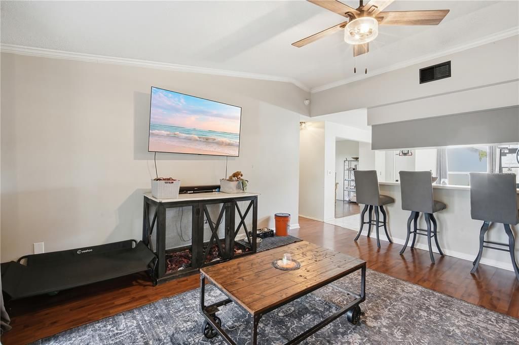 For Rent: $2,500 (3 beds, 2 baths, 1263 Square Feet)
