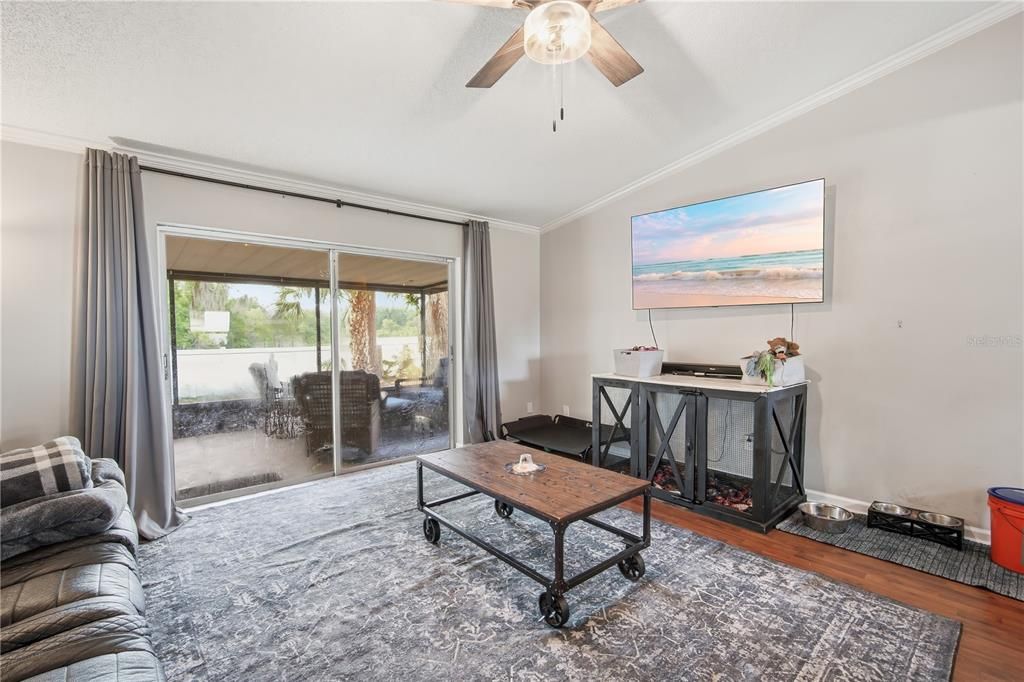 For Rent: $2,500 (3 beds, 2 baths, 1263 Square Feet)