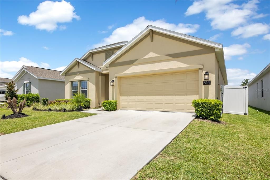 For Sale: $380,000 (4 beds, 2 baths, 1853 Square Feet)