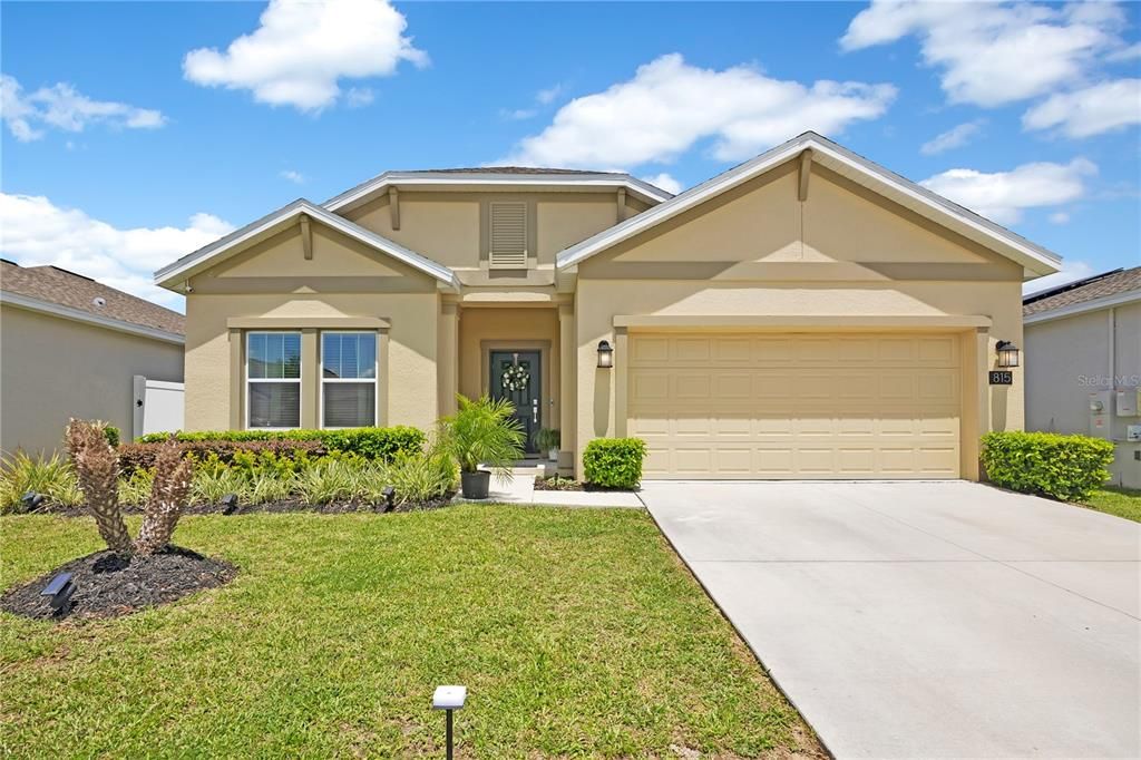 For Sale: $380,000 (4 beds, 2 baths, 1853 Square Feet)