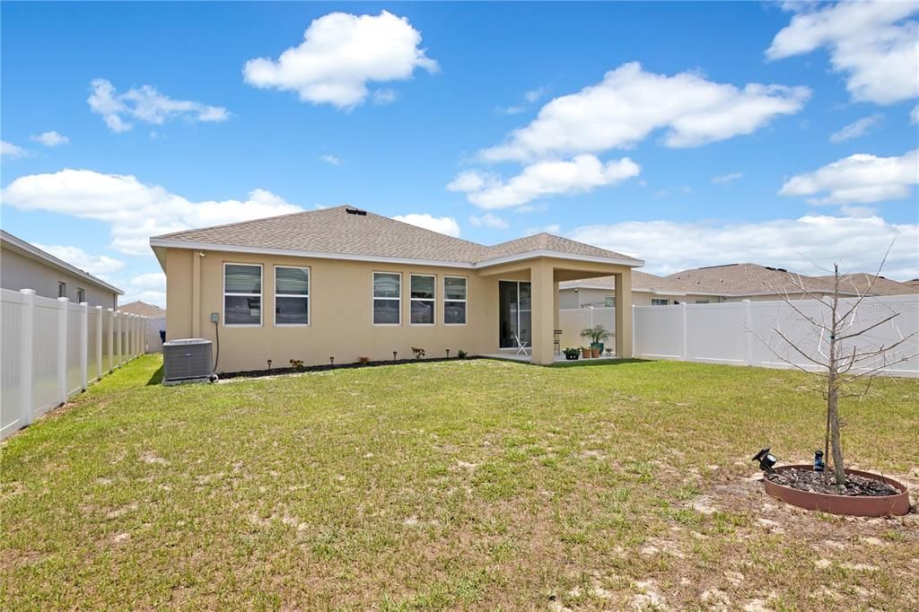 For Sale: $380,000 (4 beds, 2 baths, 1853 Square Feet)