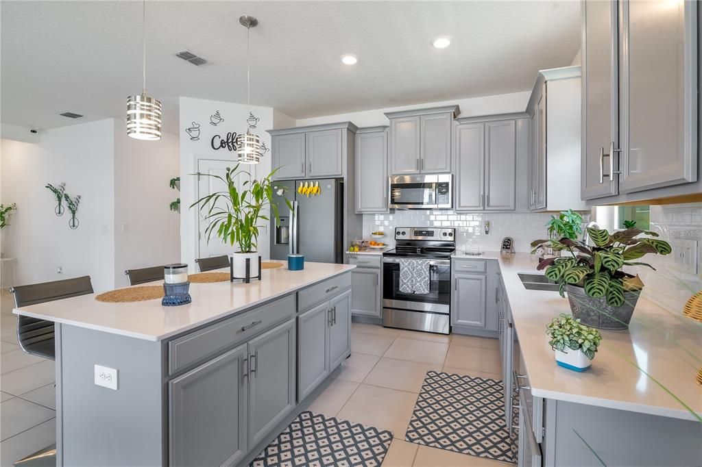 For Sale: $380,000 (4 beds, 2 baths, 1853 Square Feet)