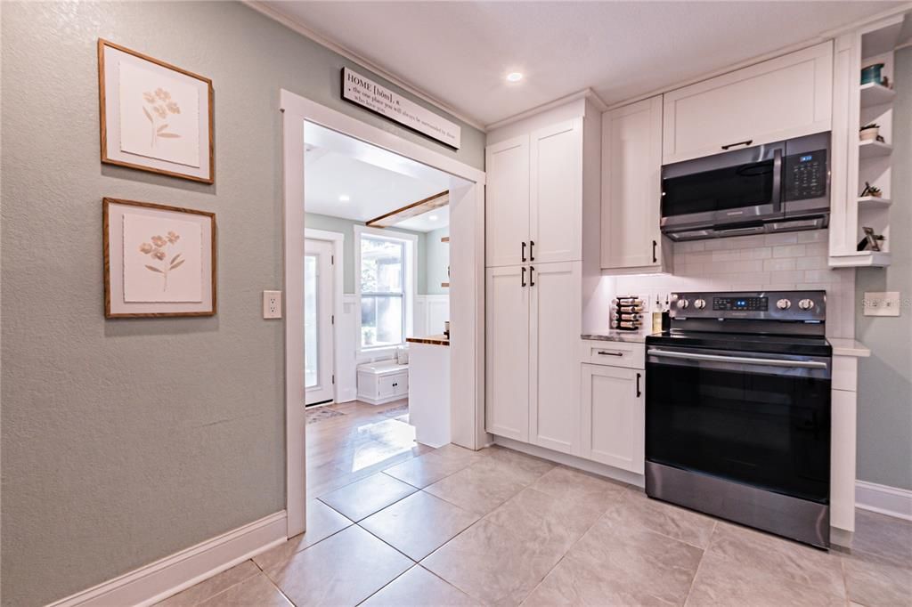 For Sale: $348,000 (3 beds, 2 baths, 1541 Square Feet)