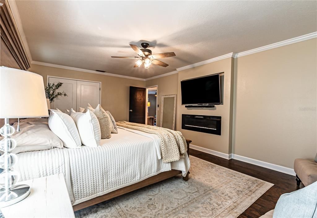 For Sale: $348,000 (3 beds, 2 baths, 1541 Square Feet)