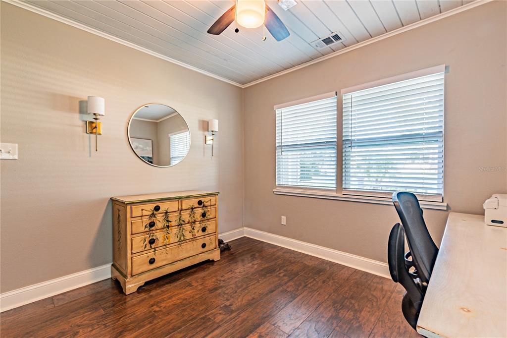 For Sale: $348,000 (3 beds, 2 baths, 1541 Square Feet)