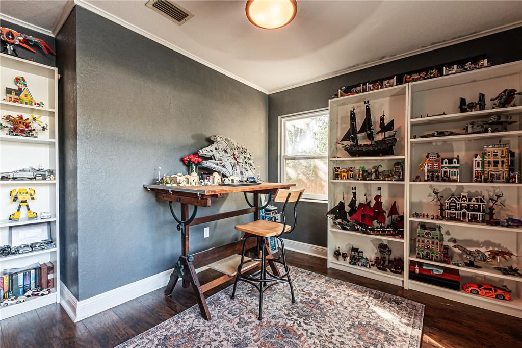 For Sale: $348,000 (3 beds, 2 baths, 1541 Square Feet)