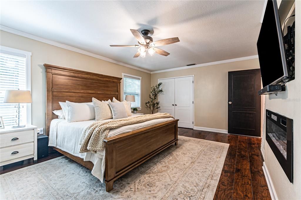 For Sale: $348,000 (3 beds, 2 baths, 1541 Square Feet)