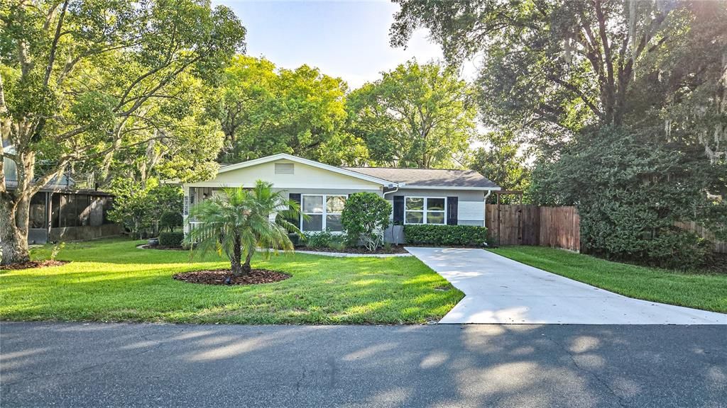 For Sale: $348,000 (3 beds, 2 baths, 1541 Square Feet)