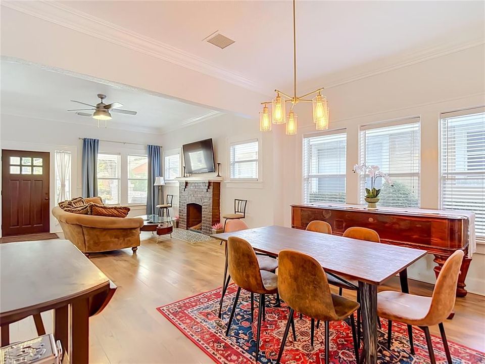 En Venta: $439,000 (3 camas, 2 baños, 1414 Pies cuadrados)