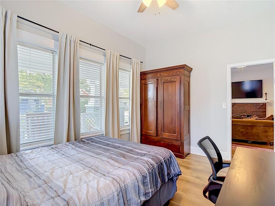 En Venta: $439,000 (3 camas, 2 baños, 1414 Pies cuadrados)