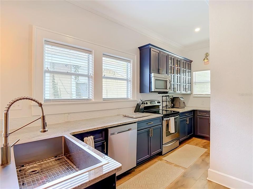 En Venta: $439,000 (3 camas, 2 baños, 1414 Pies cuadrados)
