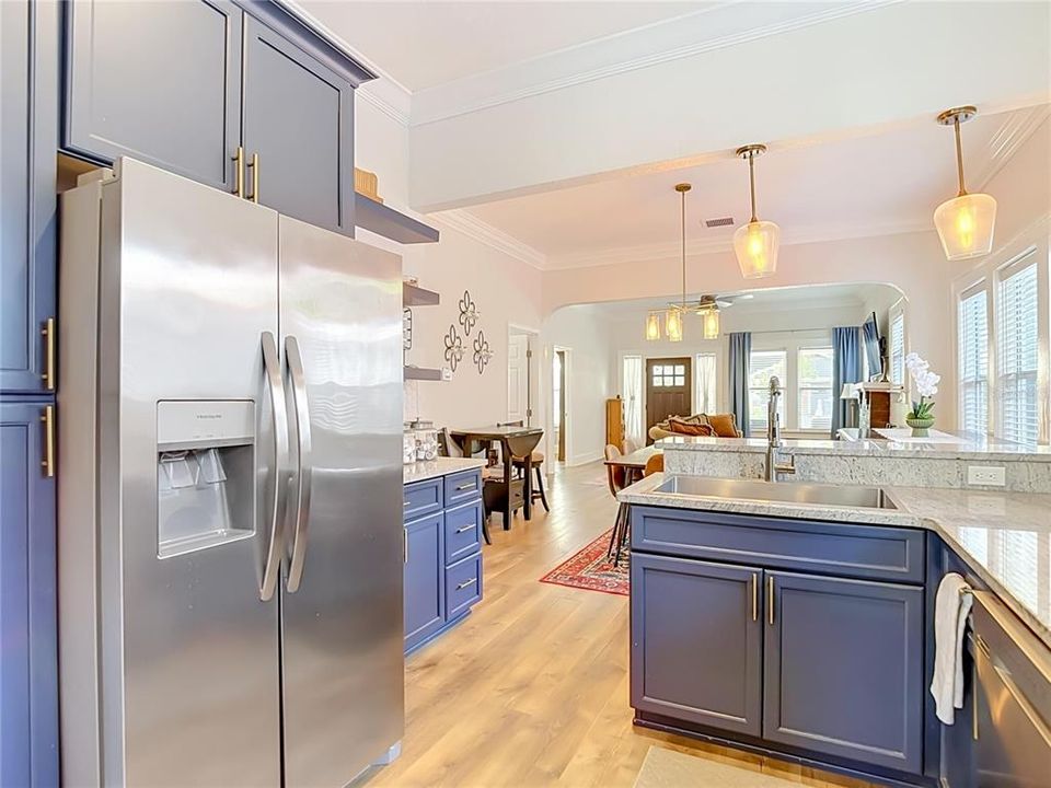 En Venta: $439,000 (3 camas, 2 baños, 1414 Pies cuadrados)