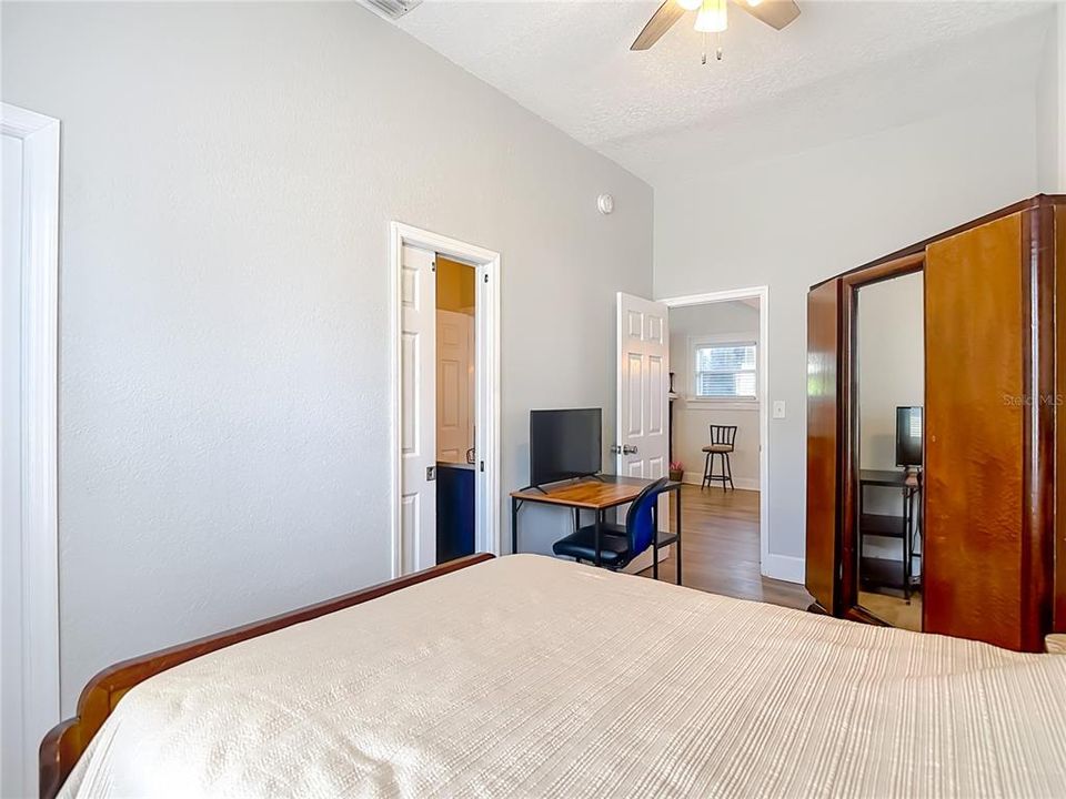 En Venta: $439,000 (3 camas, 2 baños, 1414 Pies cuadrados)