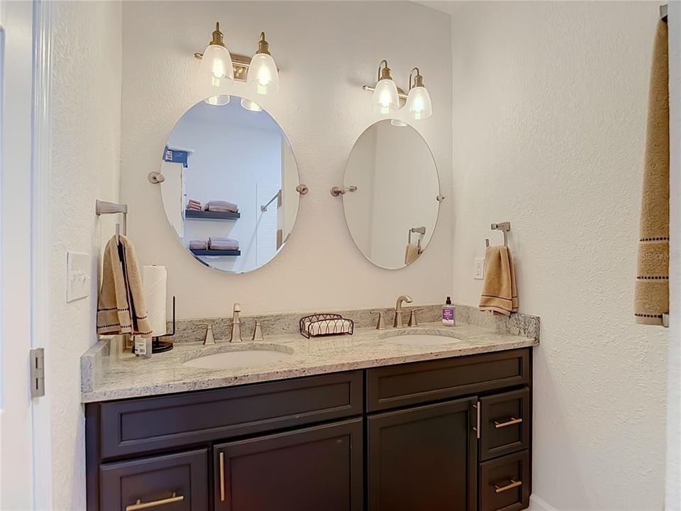 En Venta: $439,000 (3 camas, 2 baños, 1414 Pies cuadrados)
