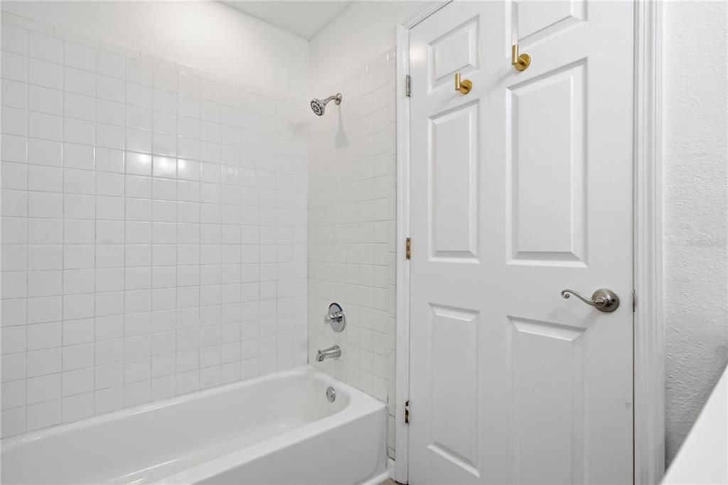 En Venta: $200,000 (2 camas, 2 baños, 946 Pies cuadrados)
