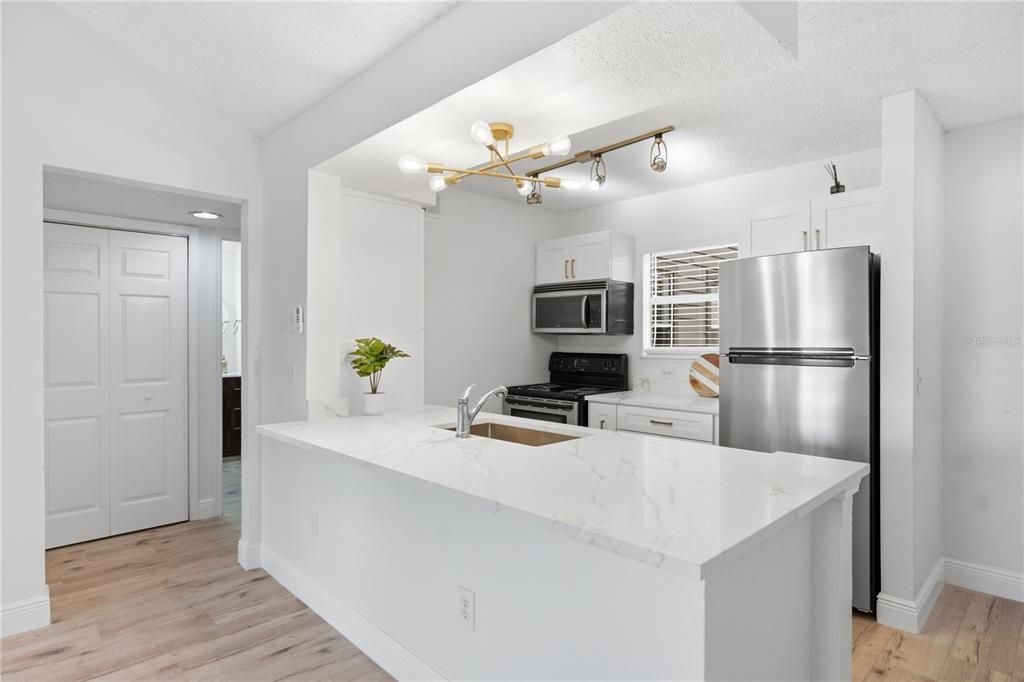 En Venta: $200,000 (2 camas, 2 baños, 946 Pies cuadrados)