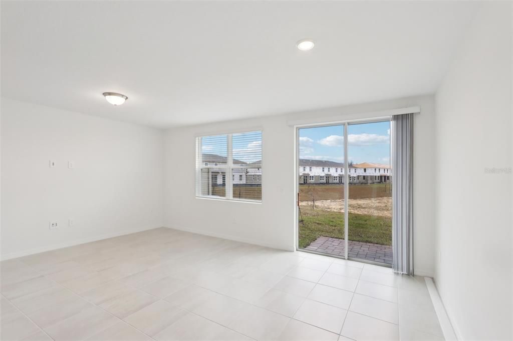 For Rent: $2,200 (3 beds, 2 baths, 1477 Square Feet)