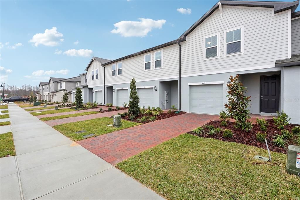 For Rent: $2,200 (3 beds, 2 baths, 1477 Square Feet)