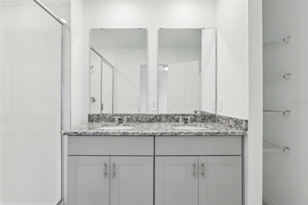 For Rent: $2,200 (3 beds, 2 baths, 1477 Square Feet)