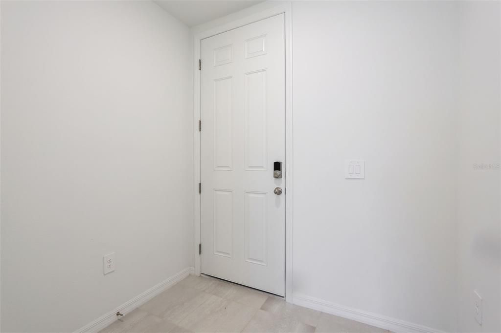 For Rent: $2,200 (3 beds, 2 baths, 1477 Square Feet)