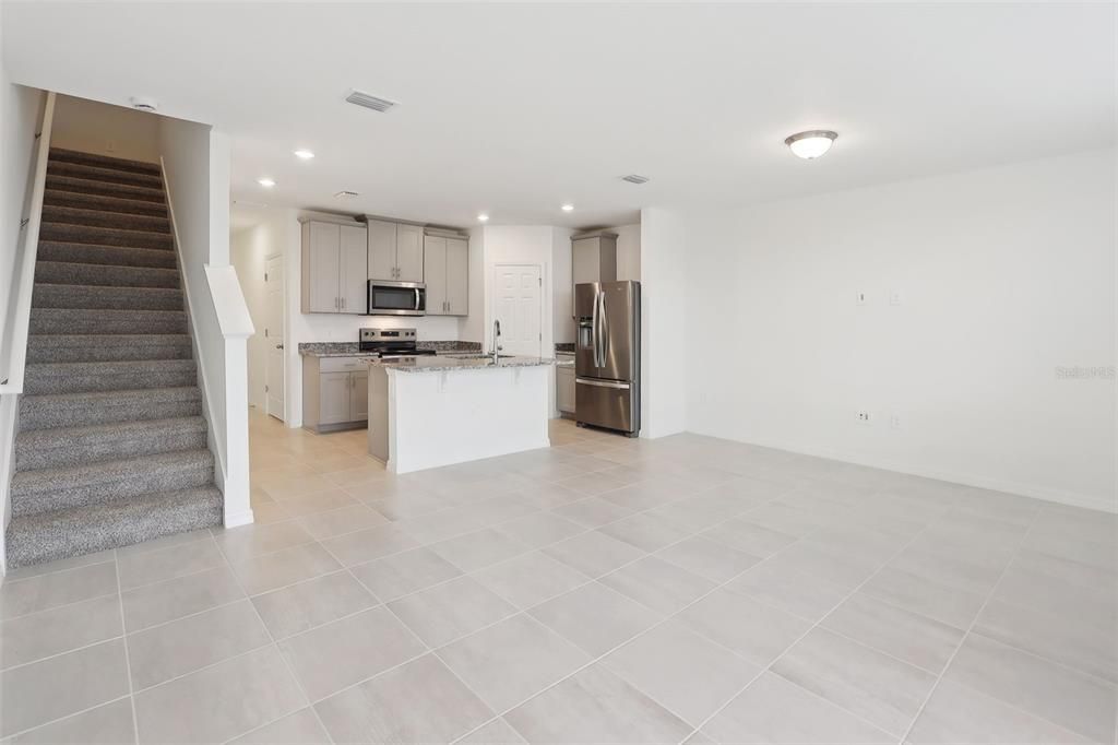 For Rent: $2,200 (3 beds, 2 baths, 1477 Square Feet)